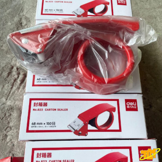 Cắt băng keo Deli